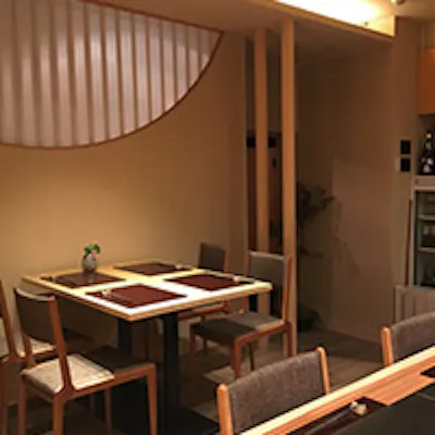 木の温かみ溢れる落ち着いた空間