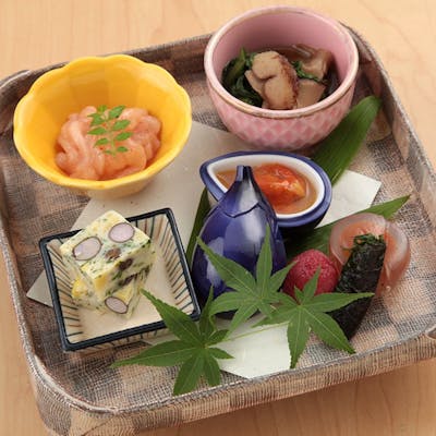 目で楽しみ舌で感じる四季折々の和食