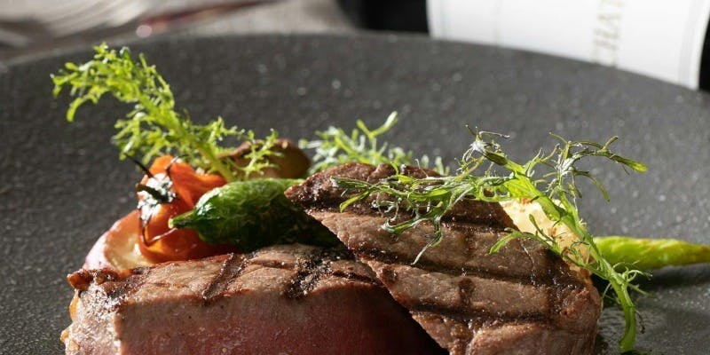 【120分飲み放題付】黒毛和牛「雌牛」のステーキを楽しむ！豪華肉尽くし（全6品）