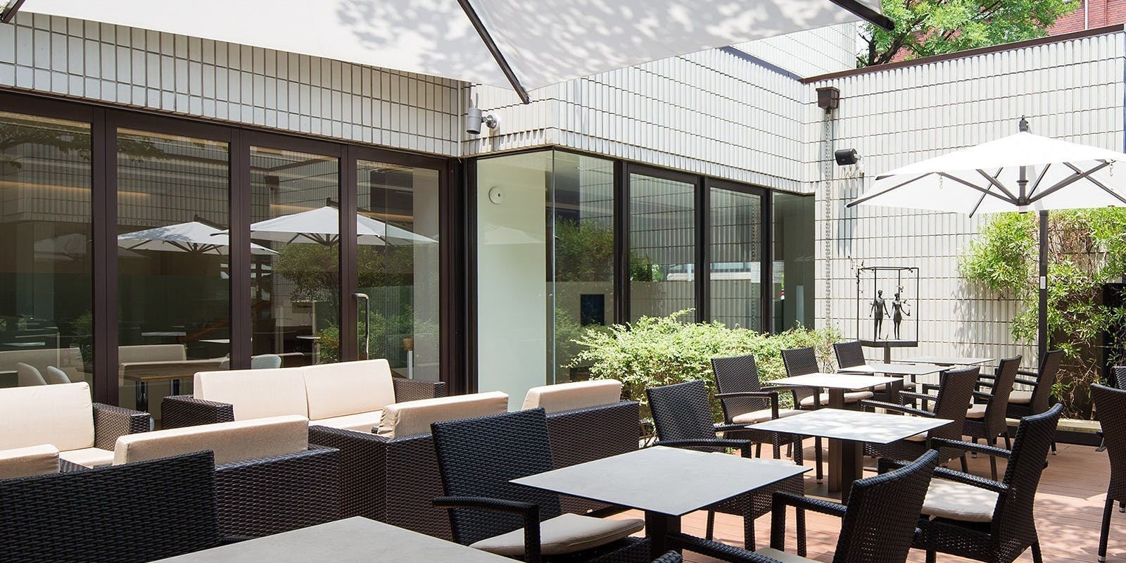 ヨックモック青山本店 ブルー ブリック ラウンジ Yoku Moku Blue Brick Lounge 表参道 洋食 カフェ スイーツ 一休 Comレストラン ヨックモック青山本店 ブルー ブリック ラウンジ Yoku Moku Blue Brick Lounge 表参道 洋食 カフェ スイーツ 一休 Comレストラン
