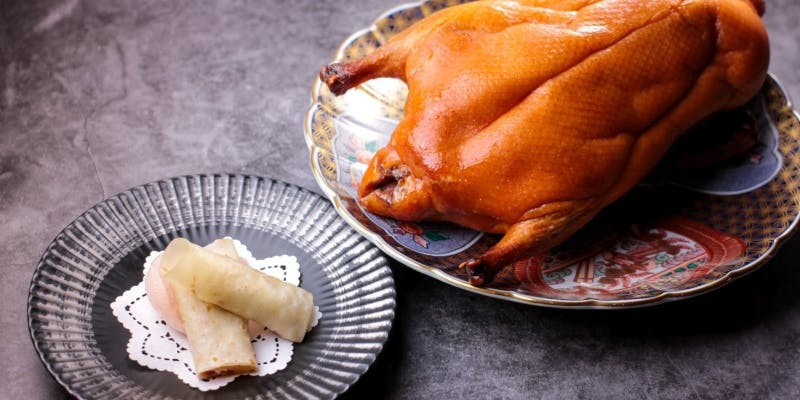 【珊瑚】北京ダックやホタルイカXO醤と新玉葱の和え麺など春の味覚満喫ランチ＋20種より選べるドリンク