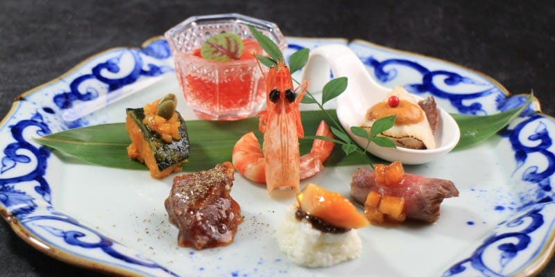 【フカヒレの薬膳鍋コース】コラーゲンたっぷりな2種のフカヒレを愉しむ鶏白湯の薬膳鍋コース（冬季限定）