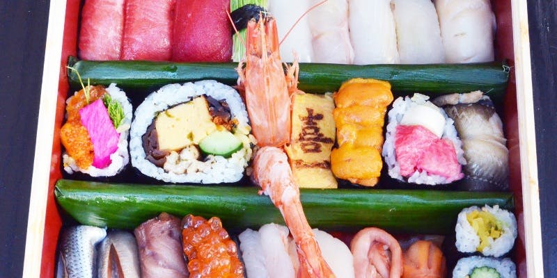 年末年始お持ち帰りと店内でも（吉）おまかせ握り15貫他3品　19,800円