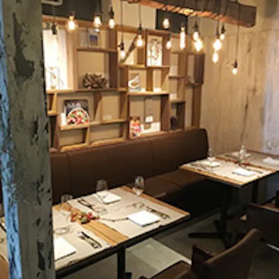 大人数のご宴会にも対応可能なくつろぎの空間で楽しいひと時を
