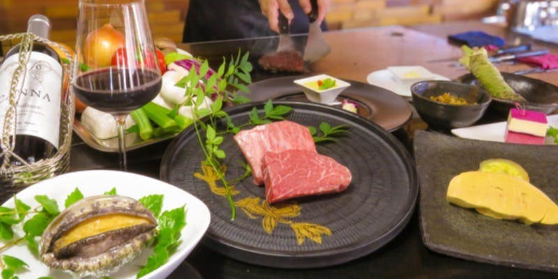 【雅コース】ヒレとサーロインのメインの他にフォアグラや鮑などもお楽しみいただけるコース