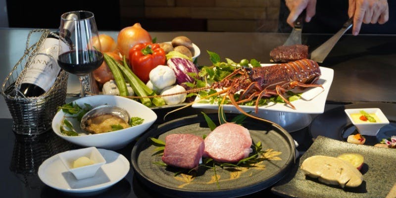 【優コース】厳選した国産牛に加えフォアグラor活き鮑や、伊勢海老もお楽しみいただけるコース