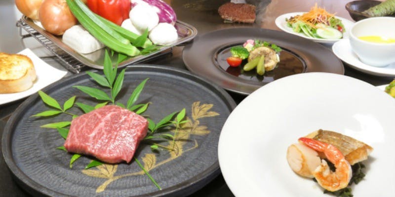 【黒毛和牛ステーキ＆シーフードコース】黒毛和牛に加えシーフードも楽しめるコース＋1ドリンク