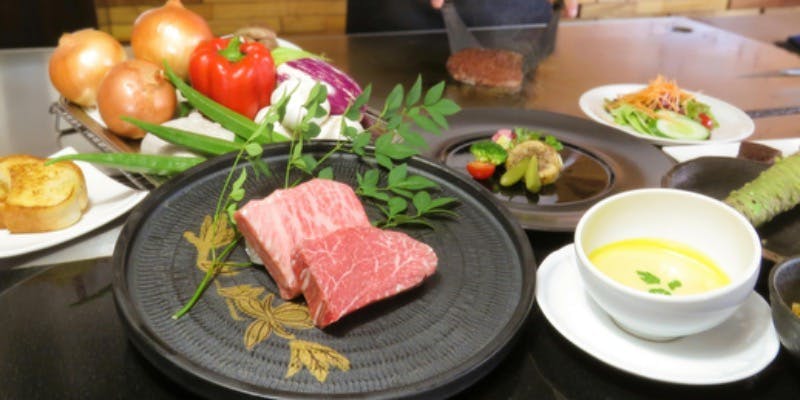 【黒毛和牛プレミアムステーキコース】黒毛和牛ヒレ＆サーロインを鉄板で最高の状態で…＋1ドリンク