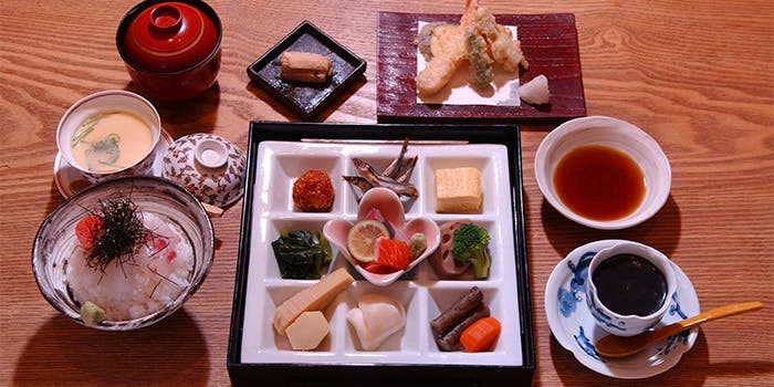 住吉日本料理 Koga スミヨシニホンリョウリ コガ 渡辺通 割烹 小料理 一休 Comレストラン