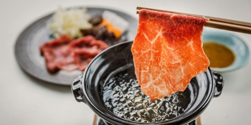 【海外からのお客様にも好評】和牛しゃぶしゃぶと握り寿司が付いた季節のコース