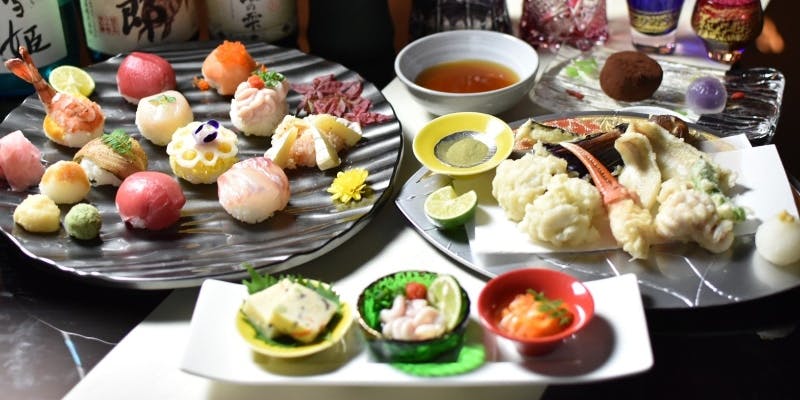 【繊細で上品な手毬寿司】前菜、手毬寿司10種、季節の天ぷら盛り合わせなど