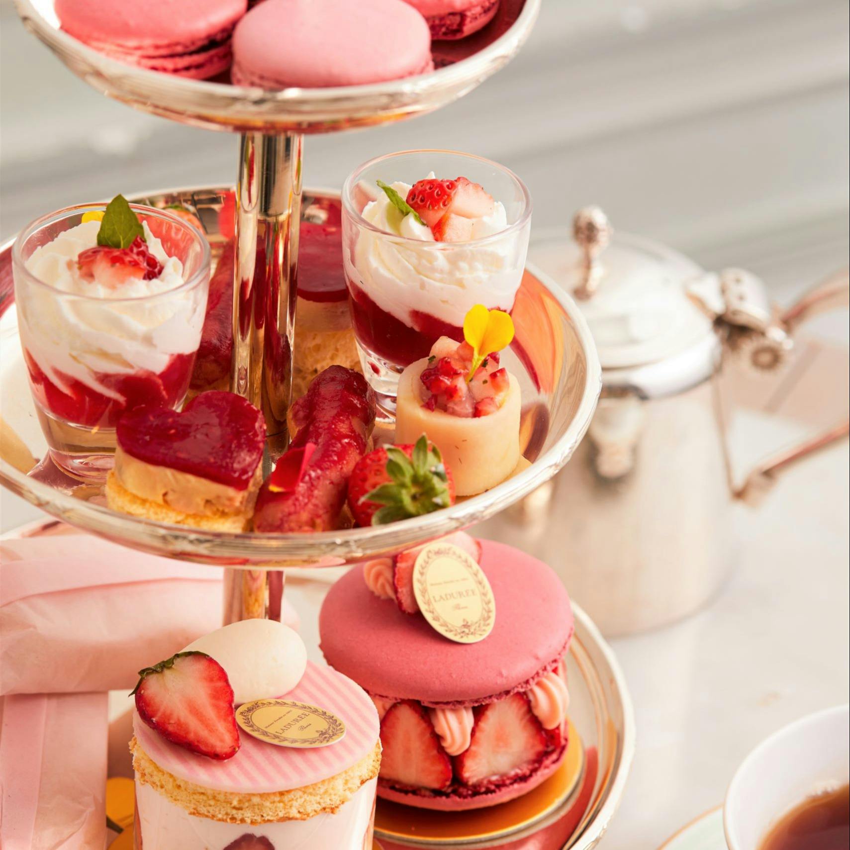 ラデュレ サロン ド テ 銀座三越店 苺尽くしアフタヌーンティー 苺尽くし Afternoon Tea Strawberry ディナー プラン メニュー 一休 Comレストラン