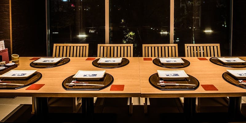 【接待・会食におすすめ】比内地鶏の炭火焼きを含む焼鳥会席　　【花】コース　全9品　