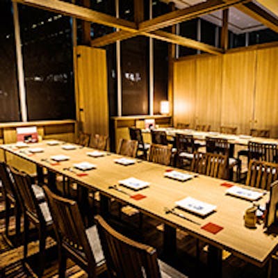 木の温かみ溢れる、落ち着いた和の空間