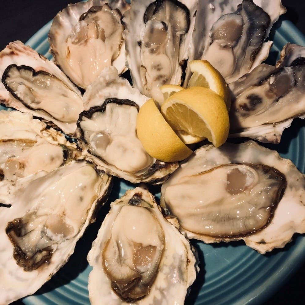 The Oyster S 乾杯スパークリング付 新鮮な牡蠣が2時間食べ放題 生牡蠣 焼牡蠣 フライ の贅沢プラン ランチ プラン メニュー 一休 Comレストラン