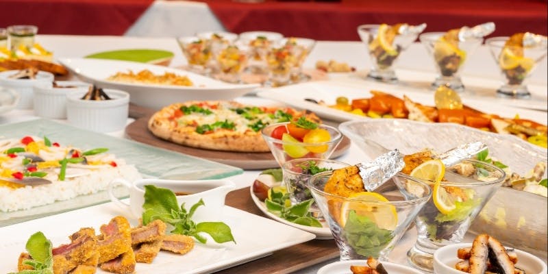 土日祝限定【選べるメイン付きランチビュッフェ】前菜・デザートはお好きなだけ（90分制　12/1～）