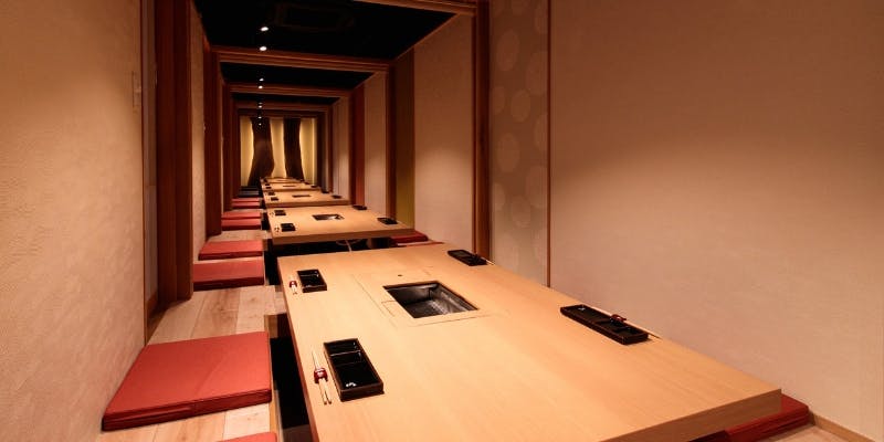 【エクスクルーシブ貸切】神戸牛＆近江牛ステーキ / 松阪牛焼肉＆海鮮焼など 〆近江牛炙り肉寿司＋FD180分