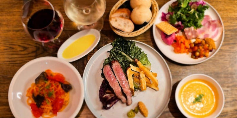 【月・火／夜限定】乾杯ドリンク付き！国産豚の炭火焼き含めた全8品を堪能！山形米澤ぶたコース／5980円