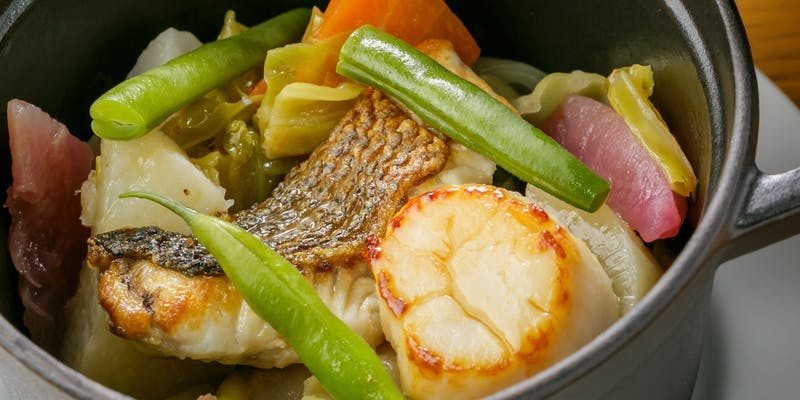 【ヘルシーランチ】メインはスペシャリテの魚介のストウブ料理 全4品＋乾杯ドリンク