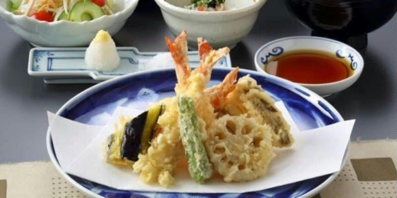 【天ぷら膳　翠みどり】天ぷら盛合せに、お造り、サラダ、デザート付のコース＋1ドリンク（Newプライス！）