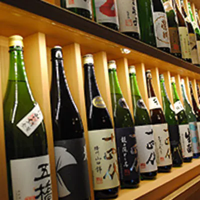 100種類以上揃えた日本酒を11段階の温度飲みで愉しむ