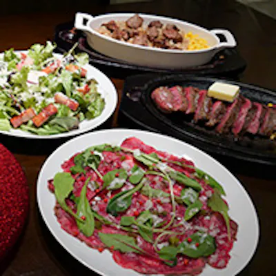 A5ランク和牛と熟成肉、ジビエとともにリーズナブルな銘穣ワインを楽しむ贅沢