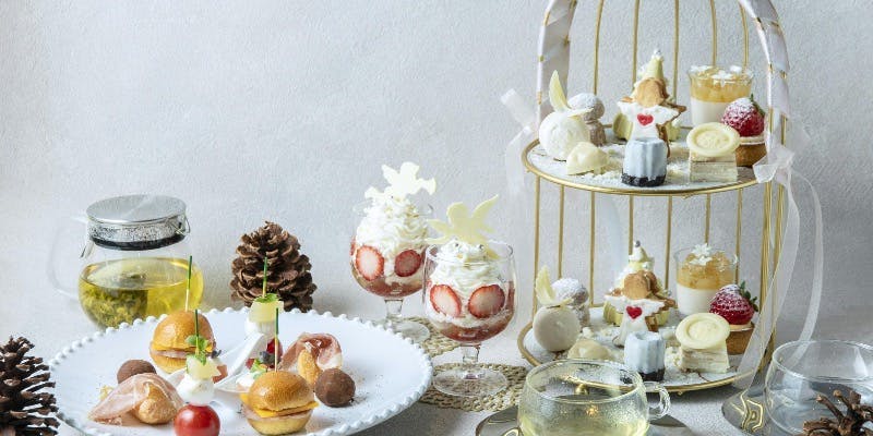 天使が贈るホワイトクリスマスアフタヌーンティー（ミニパフェ＋スイーツ＋セイボリー＋カフェフリー）