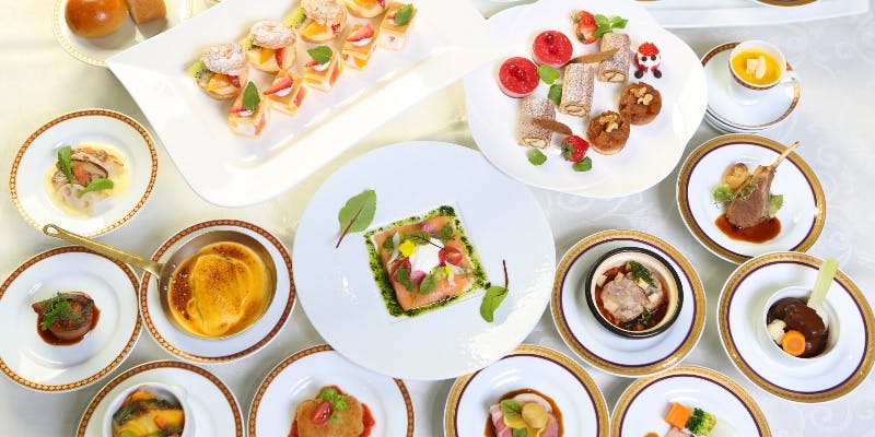 【フレンチコース＋食べ放題】ワゴンサービスによる国産牛ローストビーフ、お楽しみのデザートも食べ放題！