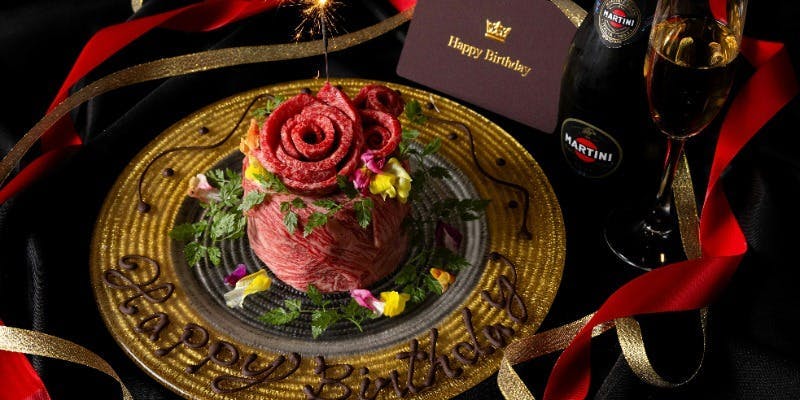 アニバーサリーコース　メッセージ付き肉ケーキ＋乾杯スパークリング