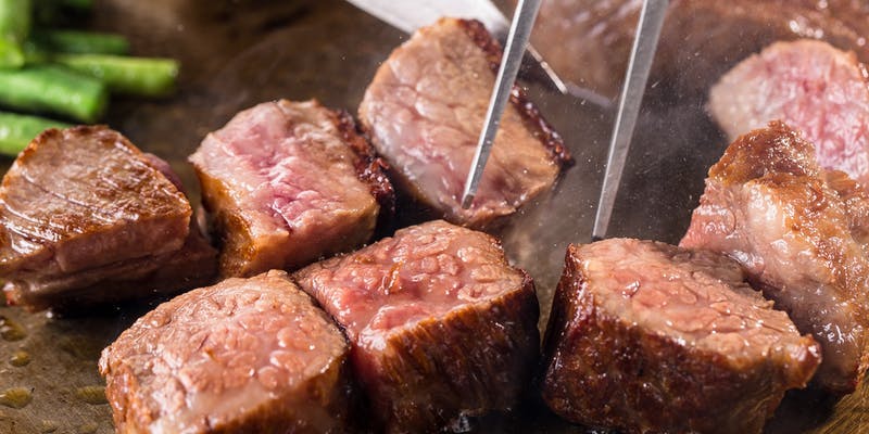 美明豚のハンバーグと（200g）と豪州産 牛ヒレ肉 サイコロステーキ御膳（ステーキ60g）