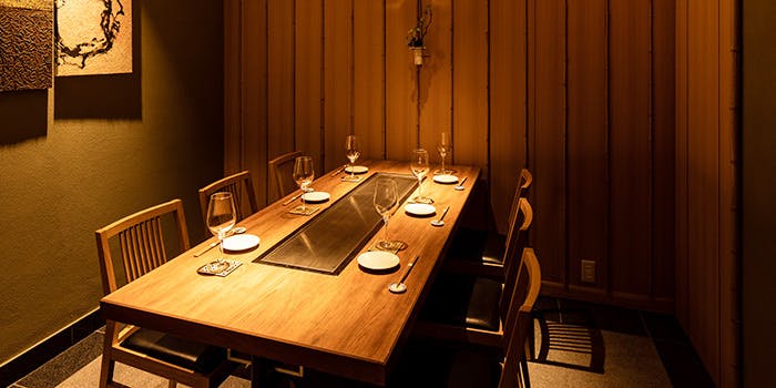 記念日におすすめのレストラン・くずし鉄板 あばぐら 恵比寿店の写真2