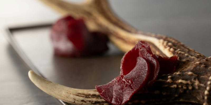 スタンダードコース　メイン和牛タンステーキ炭火焼など全8品