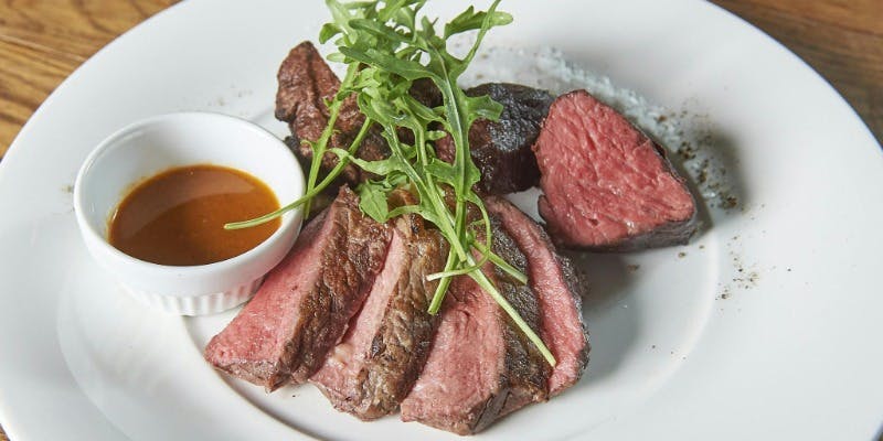 【席のみ予約】オープンキッチンから届く世界各国の料理を100本以上の厳選ワインとともに（テラス選択可）