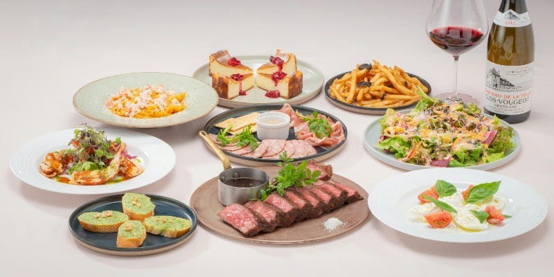 国産牛サーロインやオマール海老、トリュフ、蟹と雲丹のパスタなど全9品＋2.5H飲み放題（中2階半個室）