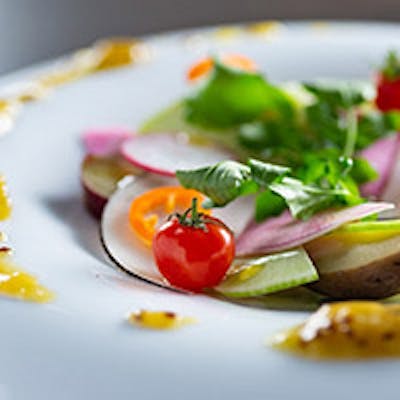 ローカルガストロノミーとソムリエ厳選ワイン