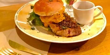【アボガドニッポンステーキバーガー】選べる1ドリンク含む - ステーキバル プラチナビーフ