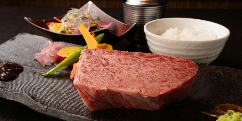 ランチ限定！【大阪・難波で楽しむ神戸牛鉄板焼き】神戸牛赤身ステーキコース　全7品