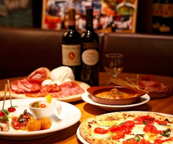 クリスマス ランチ Pizza Salvatore Cuomo 永田町 Okaimonoモール レストラン