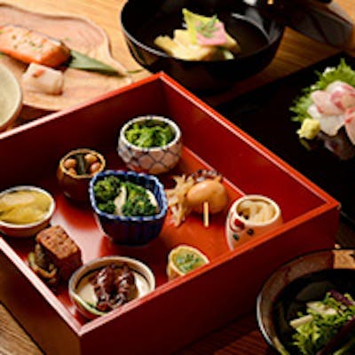 季節の美味を感じる繊細な料理