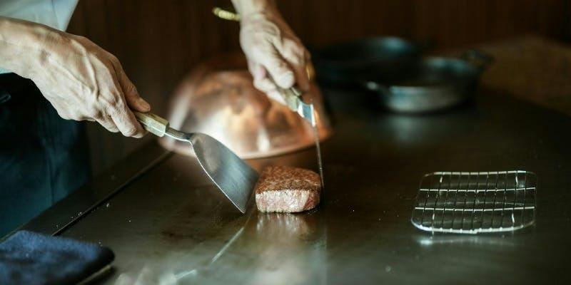 �X�e�[�L�n�E�X �~�f�B�A�����A�^�W �I���G���g �_�� THE ORIENT(�� ORIENTAL HOTEL)