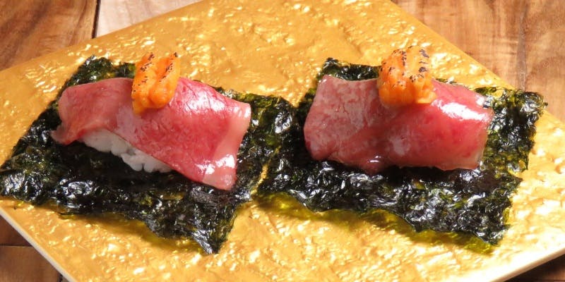 【期間限定】低温調理ユッケ、手巻き雲丹キンパ自家製前菜4種と熟成焼肉7種食べ比べ満喫コース