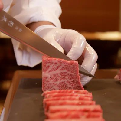 そのままでもおいしい黒毛和牛を贅沢に熟成
