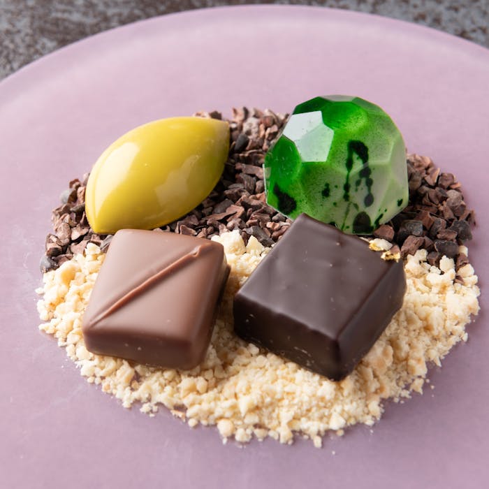 Tea And Bar The Thousand Kyoto チョコレート 日本酒ペアリング チョコレート4種と紀土sparkling 期間限定 ランチ プラン メニュー 一休 Comレストラン Tea And Bar The Thousand Kyoto チョコレート 日本酒ペアリング チョコレート4種と紀土sparkling 期間限定 ランチ プラン メニュー 一休 Comレストラン