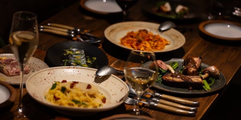 【おまかせコース】前菜2品・パスタ・メイン等全7品＋1ドリンク＋メッセージプレート（木曜時間限定割）