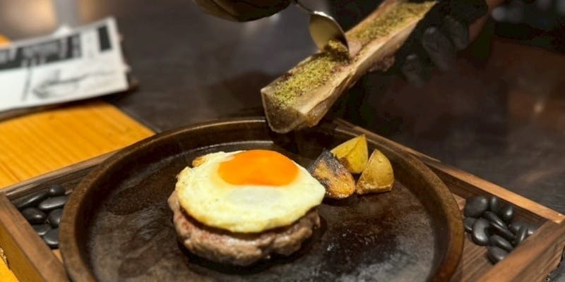 【薪焼きハンバーグランチ】釜焼きパン食べ放題