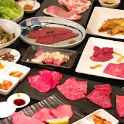 お肉ソムリエが選ぶお肉 美味厳選された上質な和牛の炭火焼肉