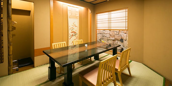 すたんど割烹 銀坐 名古屋国際ホテル 銀座会席 落ち着いた上品な雰囲気の店内で味わうランチタイム限定メニューです ランチ プラン メニュー 一休 Comレストラン