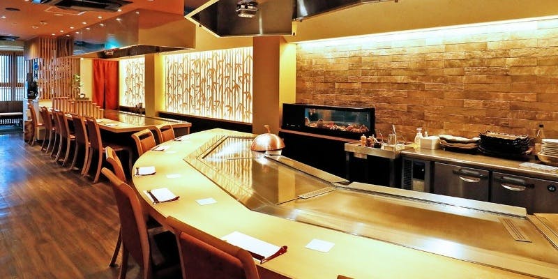 【黒毛和牛ヒレランチ】目の前の特等席で焼き上げる鉄板焼ステーキ 