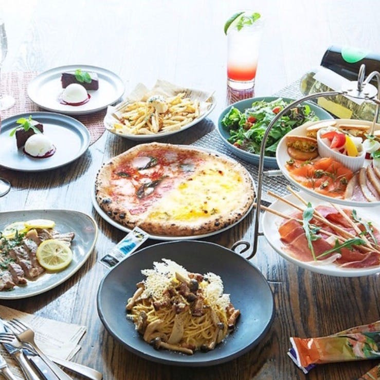 Salvatore Cuomo Bar 八丁堀 女子会プラン 人気2種のハーフピッツァ 四元豚グリル会話も弾む全12品 1ドリンク付 ディナー プラン メニュー 一休 Comレストラン