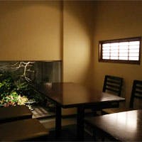 青山のはずれ、旧鎌倉街道「勢揃坂」にひっそりと佇むお蕎麦屋